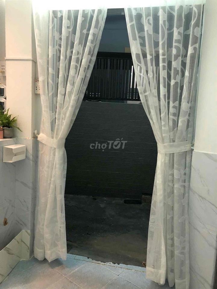 sát hẻm xe hơi khu an ninh kg ngập nước thuận tiện đi lại