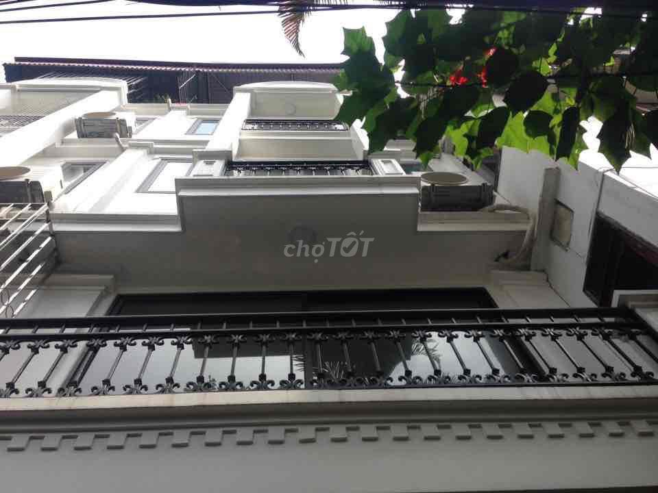 Phòng ở phố Phạm Ngọc Thạch cho thuê