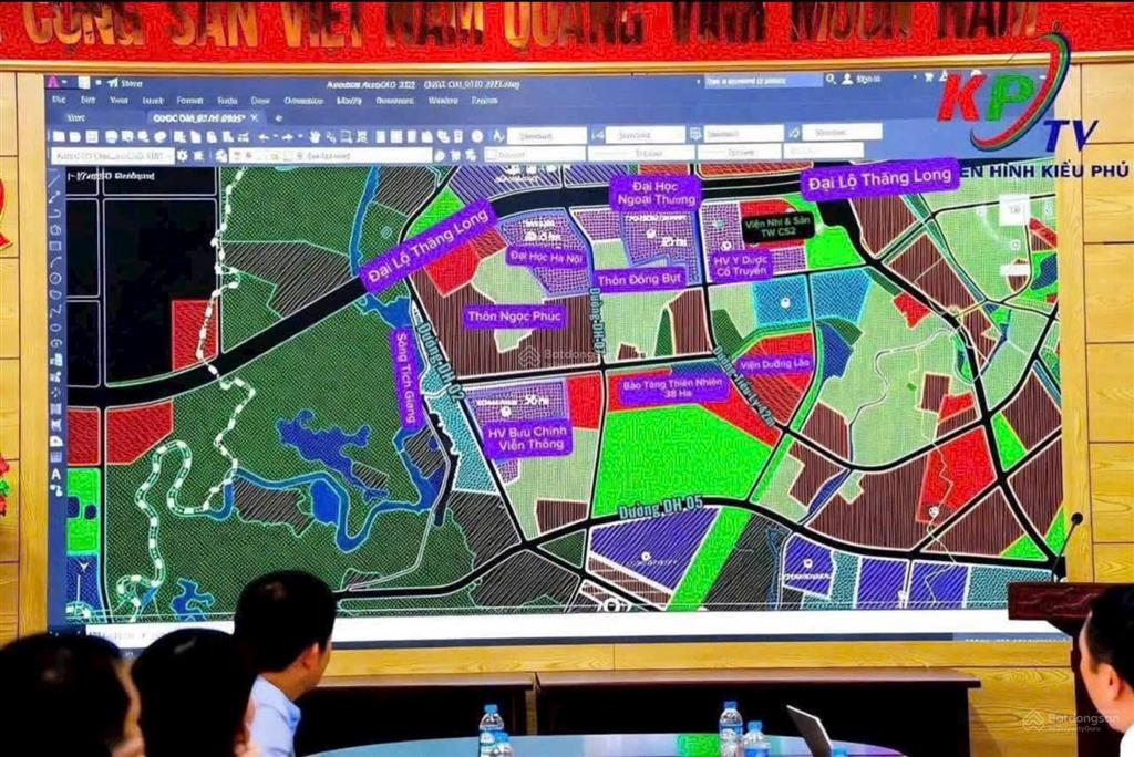 Bán nhanh lô 100m2 full thổ cư phú cát, nhỉnh 2 tỷ, ngay đhqg,  em anh 0988 412 ***
