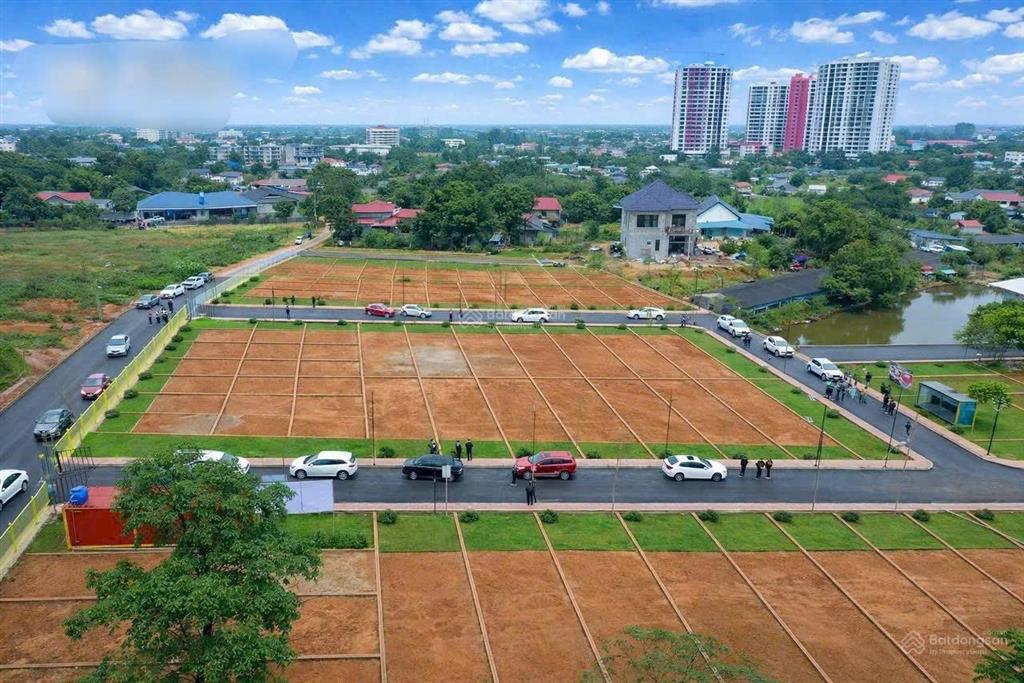 Bán nhanh lô 100m2 full thổ cư phú cát, nhỉnh 2 tỷ, ngay đhqg,  em anh 0988 412 ***