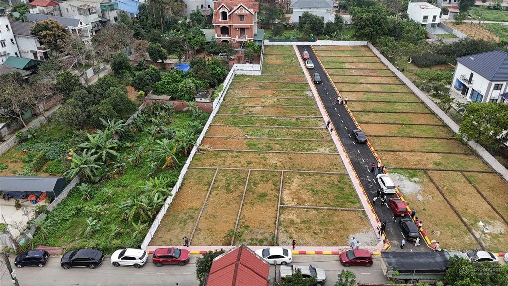 Bán nhanh lô 100m2, trục chính phú cát, nhỉnh 4 tỷ, cách ql21 chỉ 50m, call em anh 0988 412 ***