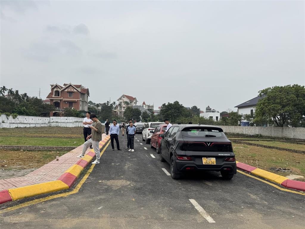 Bán nhanh lô 100m2, trục chính phú cát, nhỉnh 4 tỷ, cách ql21 chỉ 50m, call em anh 0988 412 ***