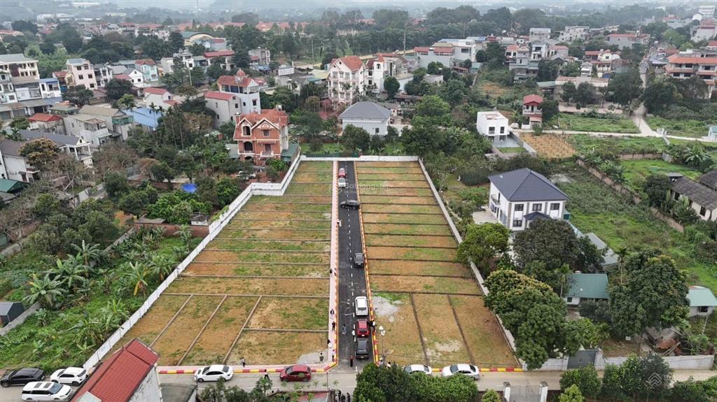 Bán nhanh lô 100m2, trục chính phú cát, nhỉnh 4 tỷ, cách ql21 chỉ 50m, call em anh 0988 412 ***
