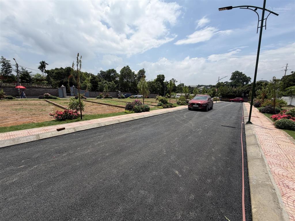 Bán nhanh lô 100m2 full thổ cư, đất ở tại đô thị, nhỉnh 1 tỷ, call em anh 0988 412 ***