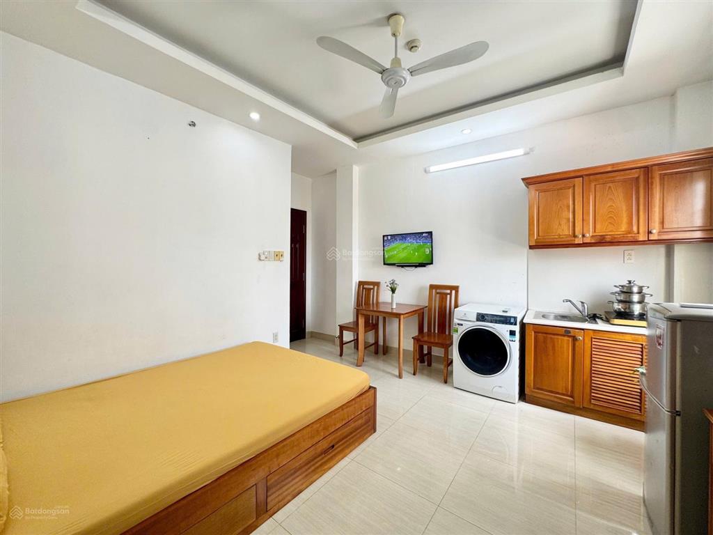 Căn hộ full nt gần nhà thờ ba chuông lê văn sỹ
