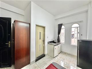 Phòng đẹp giá tốt sổ trời ngay hồ văn huê