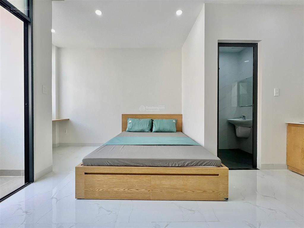 Phòng ban công full nội thất ngay lý phục man
