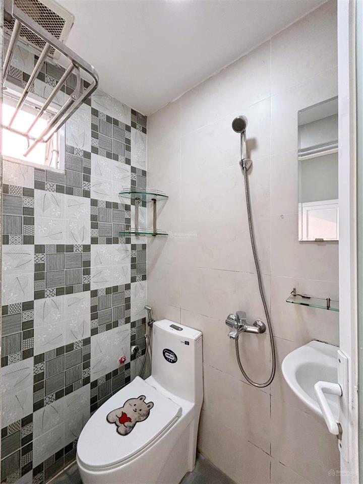 Phòng ban công full nội thất ngay lê văn sỹ