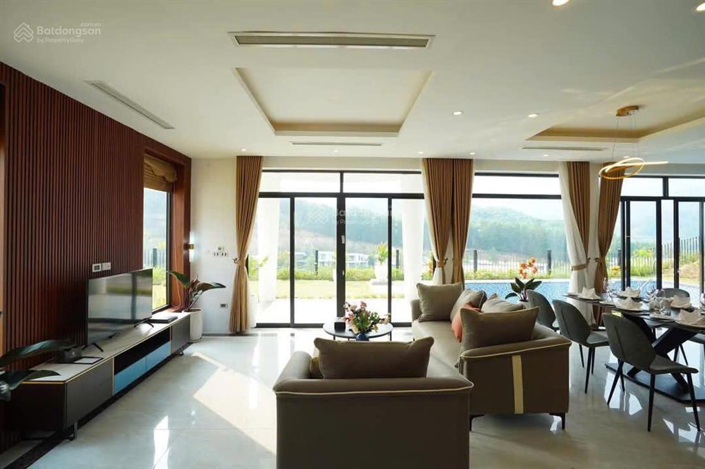 Bán căn biệt thự 600m2 đã có sổ đỏ căn góc view thung lũng và bể bơi vô cực giá 11 tỷ