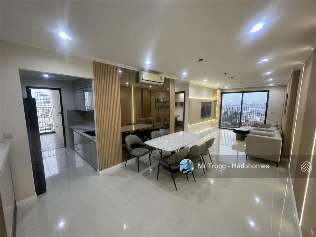Bán căn hộ kingdom 101  2pn  72,5m2 full nội thất cơ bản giá 7,25 tỷ
