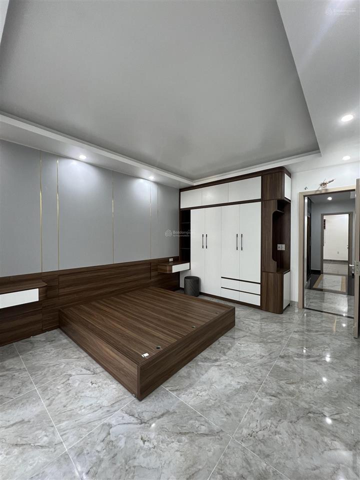 Căn nhà 4 tầng 60m có thang máy tái định cư chợ hoa quả hồng bàng cực đẹp chỉ 7,2 tỷ.  0977 942 ***