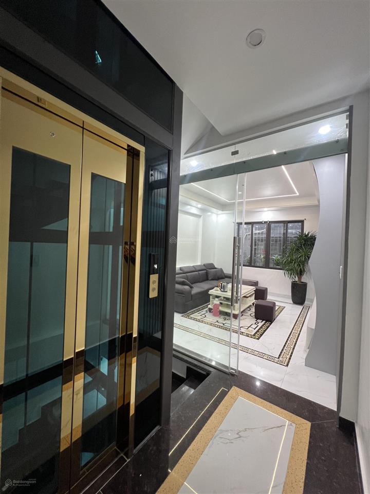 Căn nhà 4 tầng 60m có thang máy tái định cư chợ hoa quả hồng bàng cực đẹp chỉ 7,2 tỷ.  0977 942 ***