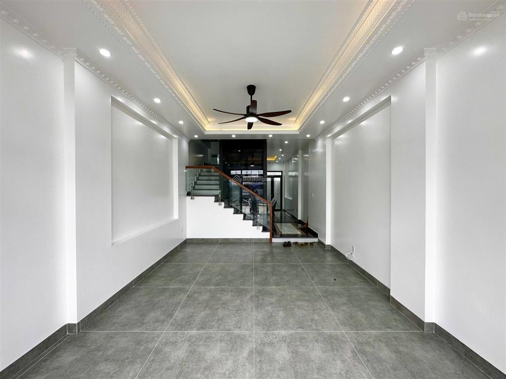 Căn nhà 4 tầng 60m có thang máy tái định cư chợ hoa quả hồng bàng cực đẹp chỉ 7,2 tỷ.  0977 942 ***