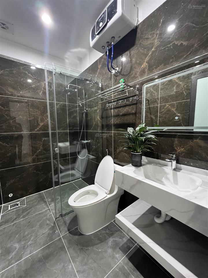 Căn nhà 4 tầng 60m có thang máy tái định cư chợ hoa quả hồng bàng cực đẹp chỉ 7,2 tỷ.  0977 942 ***