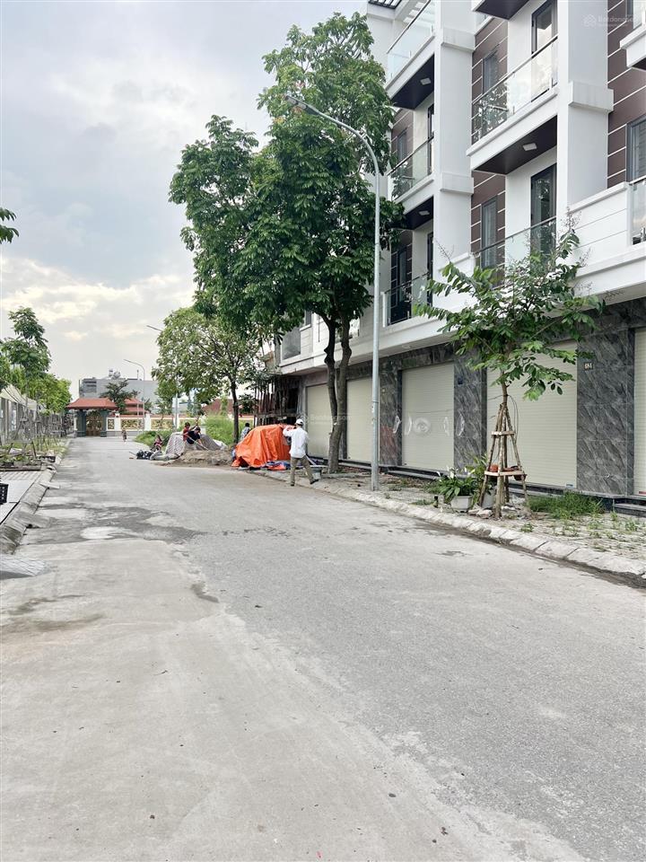 Rẻ nhất him lam hùng vương  nhà 4 tầng 50m đã hoàn thiện chỉ 4,35 tỷ.  0977 942 ***