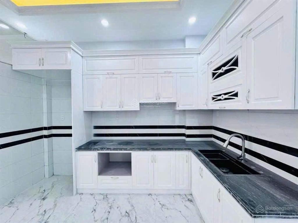 Chỉ 3,2x tỷ nhà 4 tầng hướng đông nam đối diện siêu thị metro gần trường cấp 3 hồng bàng chợ sở dầu