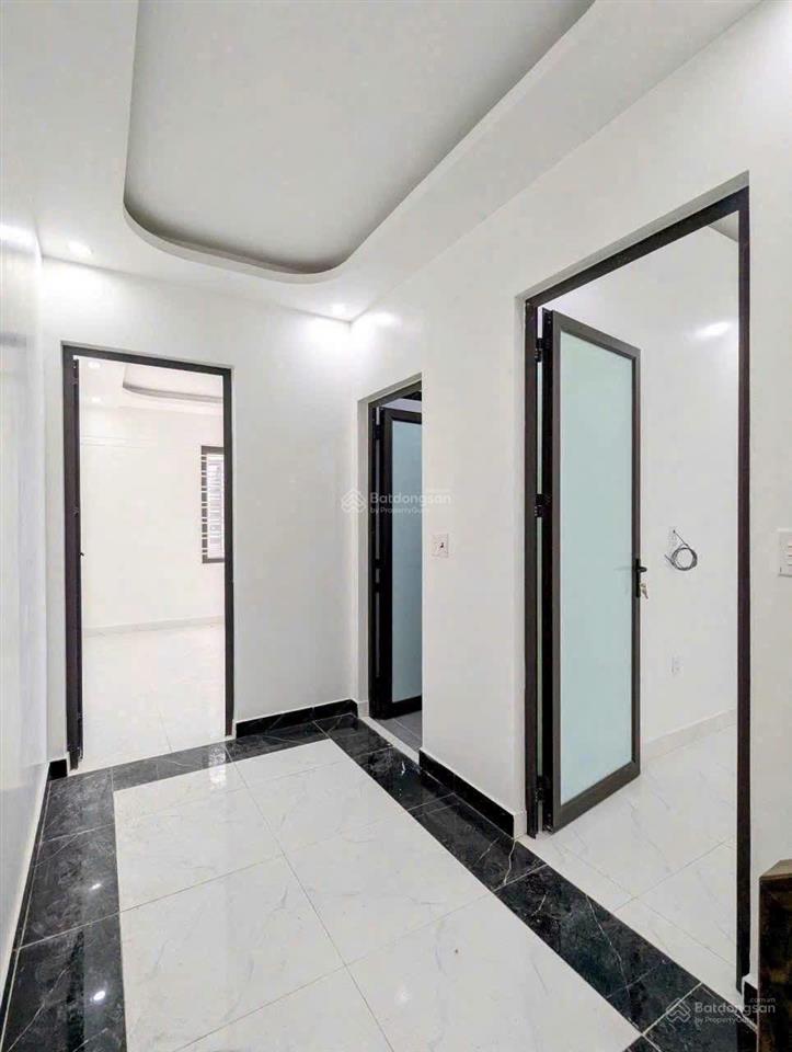 Chỉ 3,2x tỷ nhà 4 tầng hướng đông nam đối diện siêu thị metro gần trường cấp 3 hồng bàng chợ sở dầu