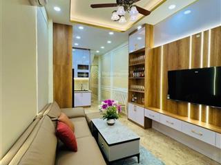 Nhà mới ở ngay đường lạc long quân, gần mặt tiền, hxh tránh, 3pn, full nội thất, 5 tỷ 05