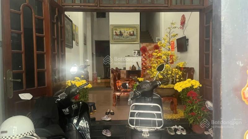 Nhà lạc long quân, hẻm xe tải thông, gần mặt tiền, 4 tầng, 50m2, 7.35 tỷ
