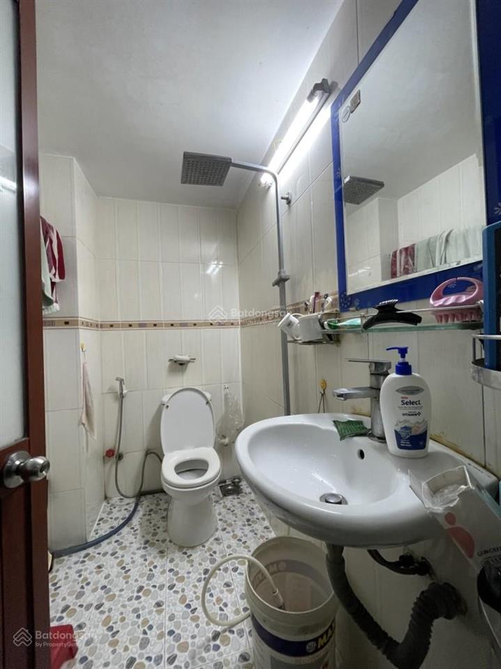 Nhà lý thường kiệt, giáp quận 10, 3 tầng, 5 phòng ngủ, hẽm xe hơi tránh, 60m2, 9.5 tỷ