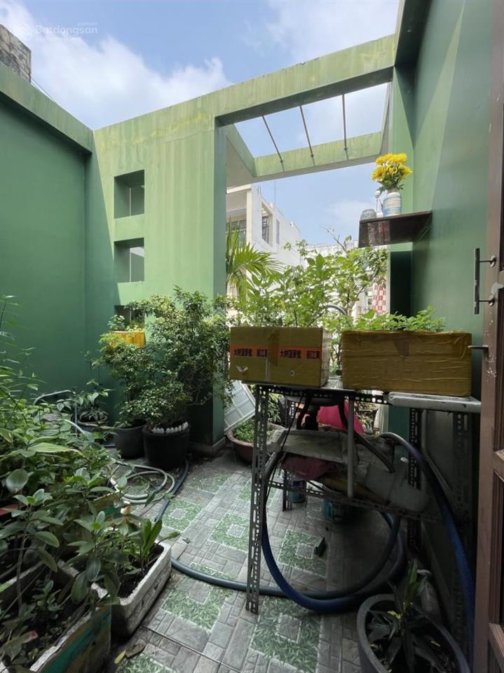 Nhà lý thường kiệt, giáp quận 10, 3 tầng, 5 phòng ngủ, hẽm xe hơi tránh, 60m2, 9.5 tỷ
