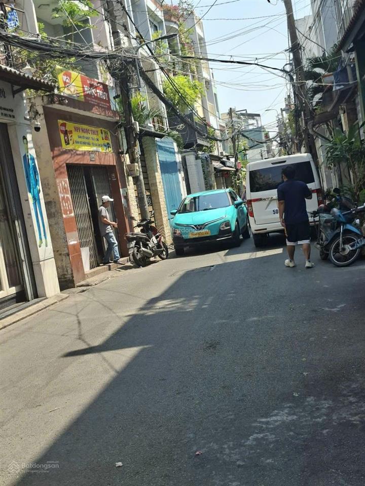 Nhà lý thường kiệt, giáp quận 10, 3 tầng, 5 phòng ngủ, hẽm xe hơi tránh, 60m2, 9.5 tỷ