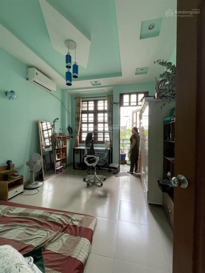 Nhà lý thường kiệt, giáp quận 10, 3 tầng, 5 phòng ngủ, hẽm xe hơi tránh, 60m2, 9.5 tỷ