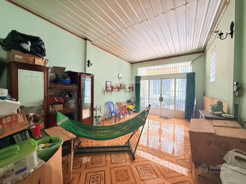 Nhà đường lạc long quân, kế hxh, 4,1m x 15,6m vuông a4, ngay chợ tân bình, 60m², 6,7 tỷ