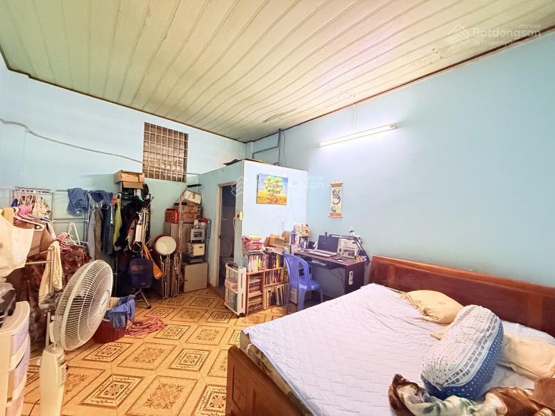 Nhà đường lạc long quân, kế hxh, 4,1m x 15,6m vuông a4, ngay chợ tân bình, 60m², 6,7 tỷ