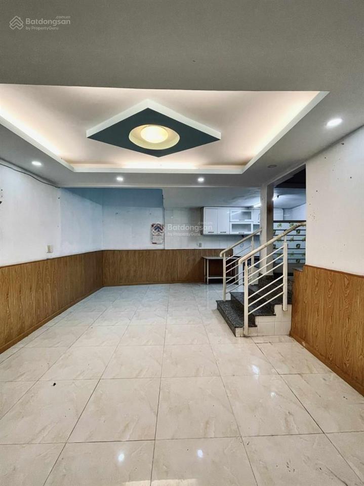 Nhà 3 tầng, 61m², 9,39 tỷ, đường cmt8, tân bình, hxh thông, ngang 3,9m nở hậu 6m