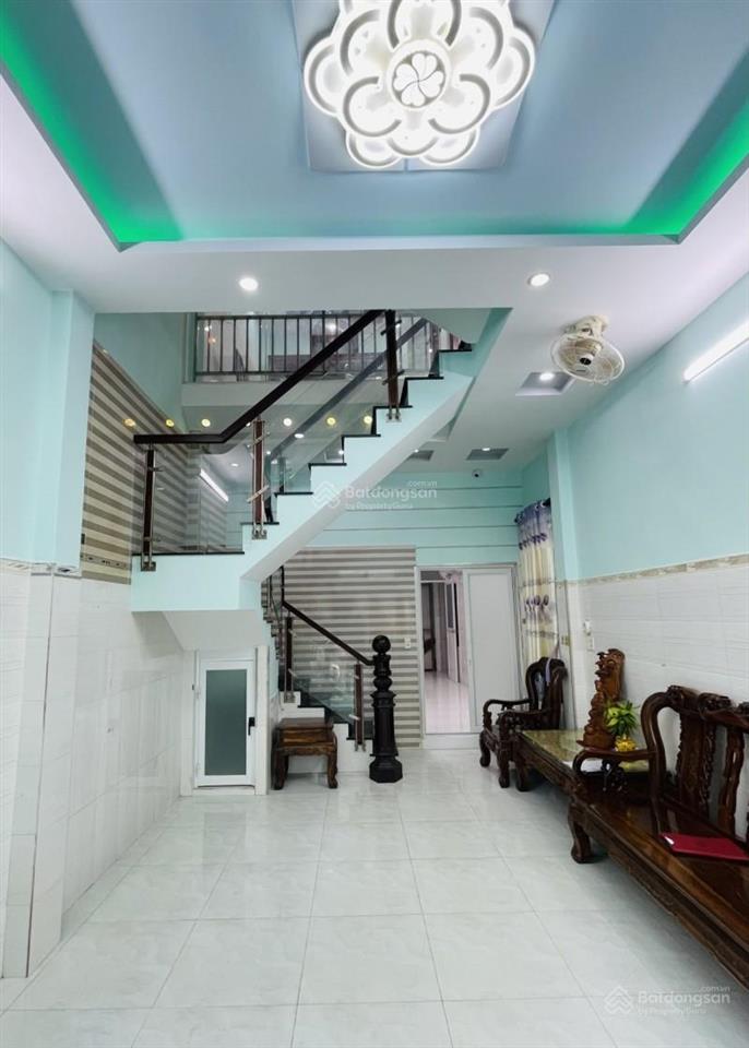 Nhà 4 tầng, 8,600 tr, 4,2m x 14m vuông a4, lạc long quân, tân bình, hẻm 4,5m thông, 7pn