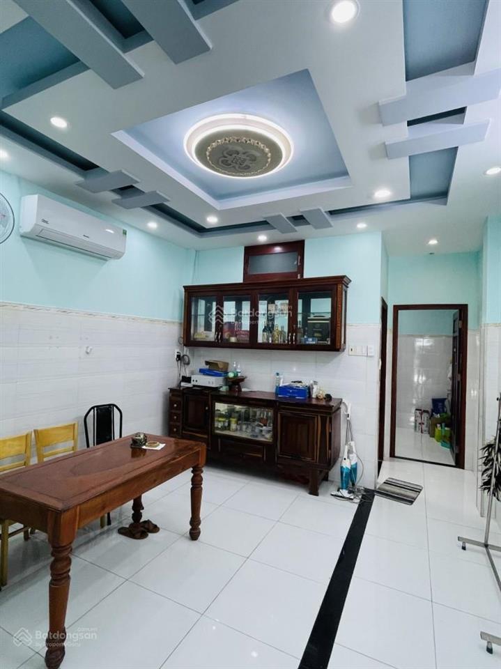 Nhà 4 tầng, 8,600 tr, 4,2m x 14m vuông a4, lạc long quân, tân bình, hẻm 4,5m thông, 7pn