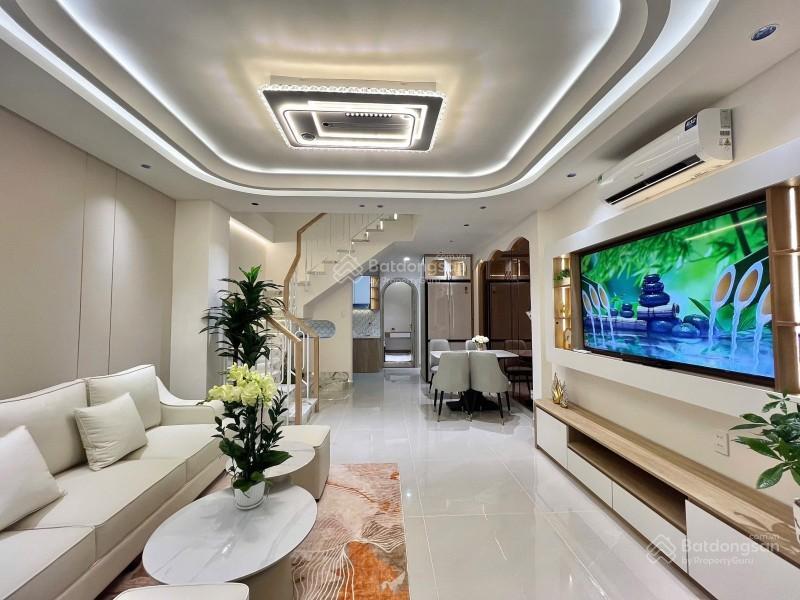 Bán nhà ngay chợ trần văn quang, 4.25m x 12m a4, 3 tầng, hxh 5m