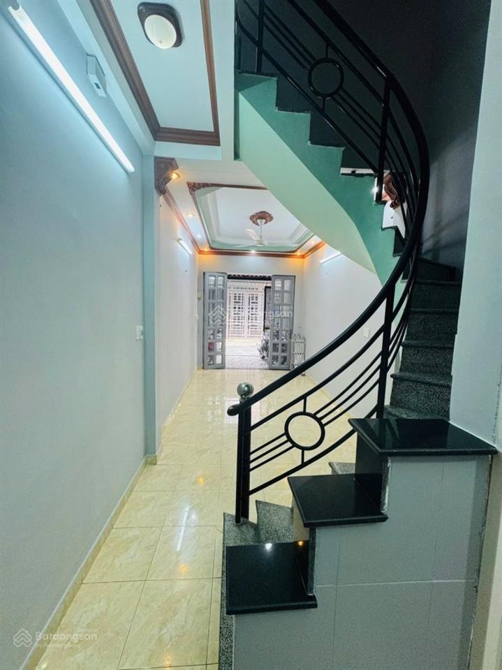 Khu vip nguyễn hồng đào, hxh 5m thẳng 1 trục, 7,6 tỷ, 42m² vuông a4, 3 tầng btct