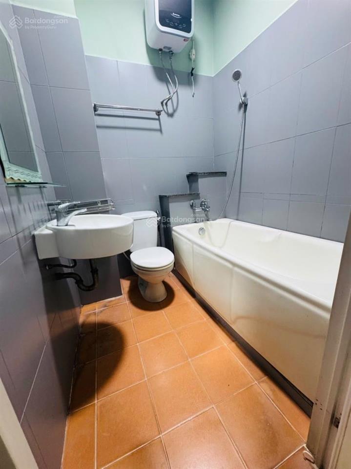 Khu vip nguyễn hồng đào, hxh 5m thẳng 1 trục, 7,6 tỷ, 42m² vuông a4, 3 tầng btct