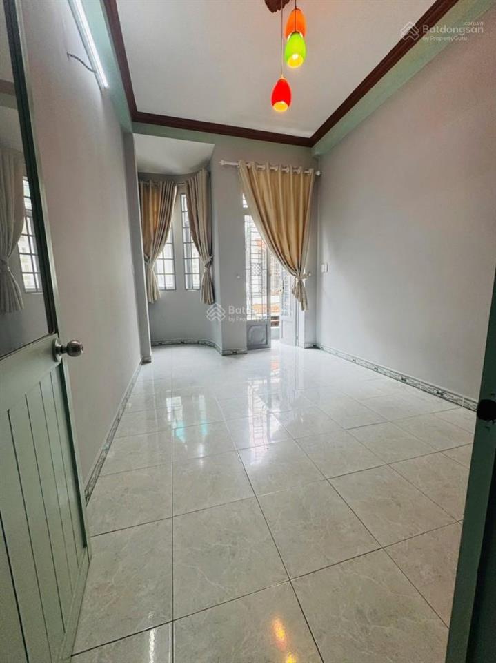 Khu vip nguyễn hồng đào, hxh 5m thẳng 1 trục, 7,6 tỷ, 42m² vuông a4, 3 tầng btct