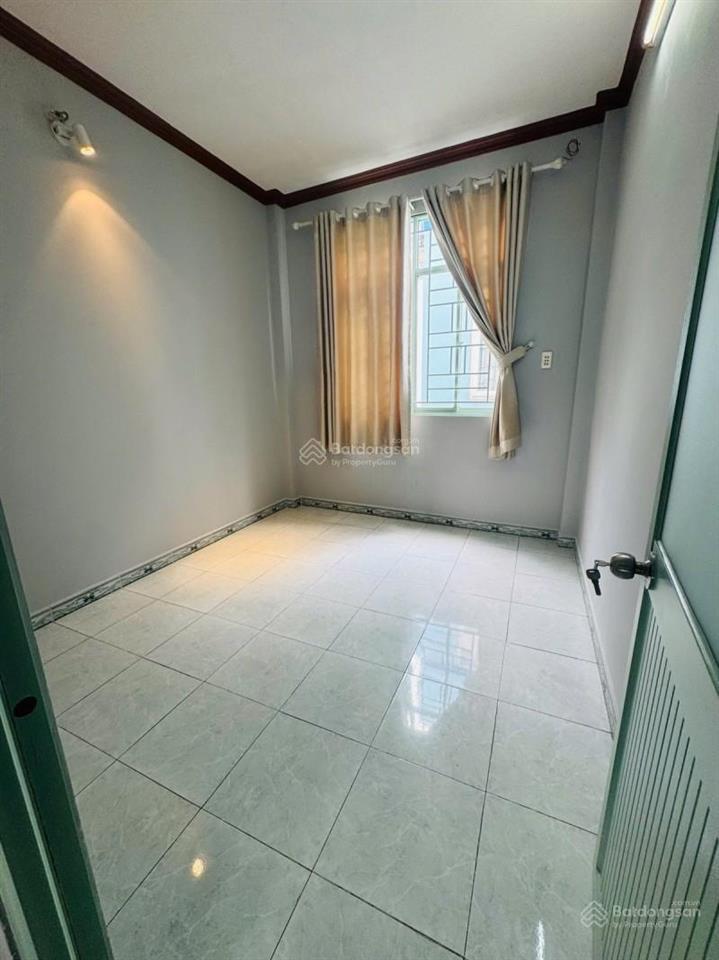 Khu vip nguyễn hồng đào, hxh 5m thẳng 1 trục, 7,6 tỷ, 42m² vuông a4, 3 tầng btct