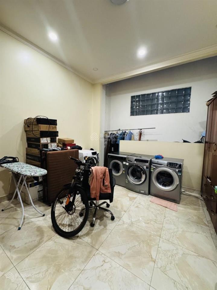 Nhà 3 tầng, 4.2m x 14.5m vuông a4, 7.2 tỷ, hxh 5m, cách mt phạm văn bạch 15m