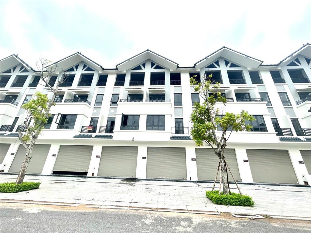 Cần bán cắt lỗi căn liền kề hinode royal park, 12 tỷ 100m2, nhà xây 4 tầng, sẵn sổ đỏ