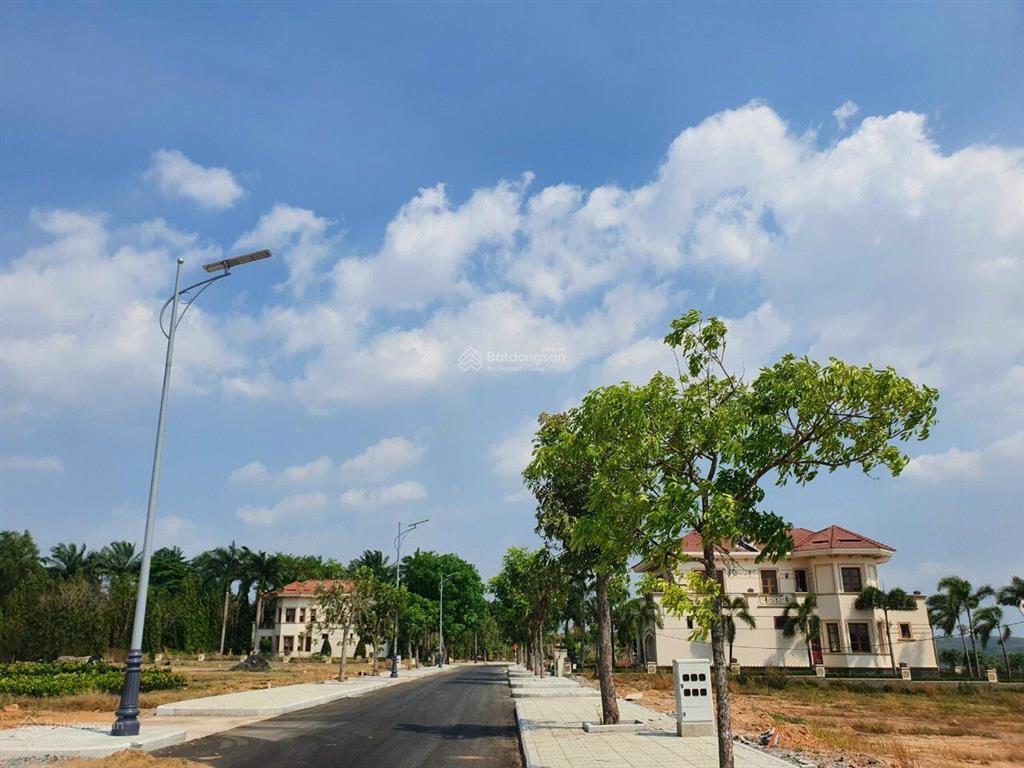 Gấp bán nền biệt thự 900m2 chỉ 10tỷ, đất ở đô thị sổ đỏ, sân golf tp biên hòa.