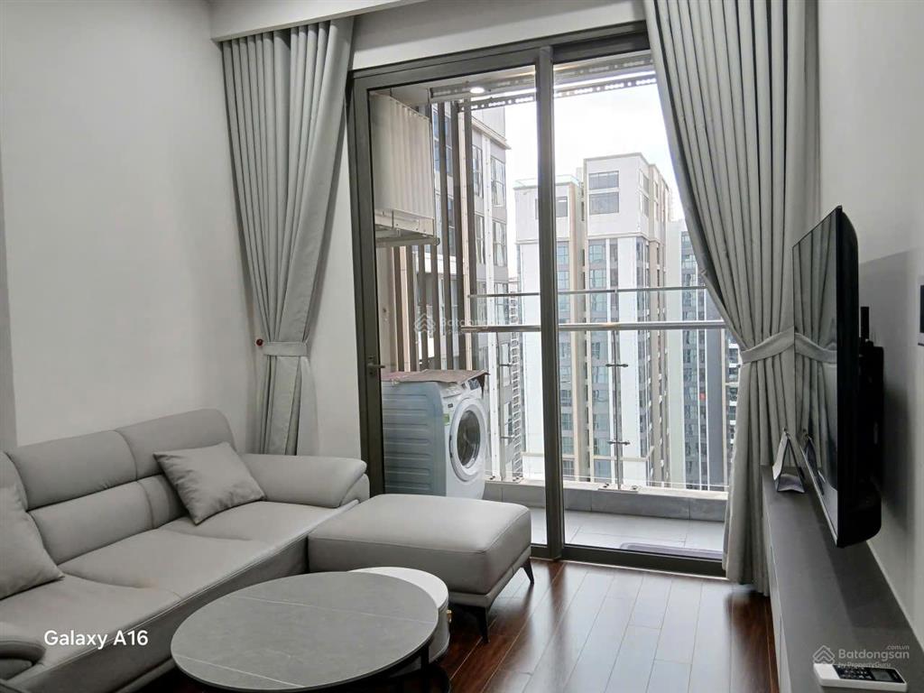Cho thuê 1pn+1 full đồ tòa m2 tầng 23 8 triệu / tháng tại vinhomes ocean park