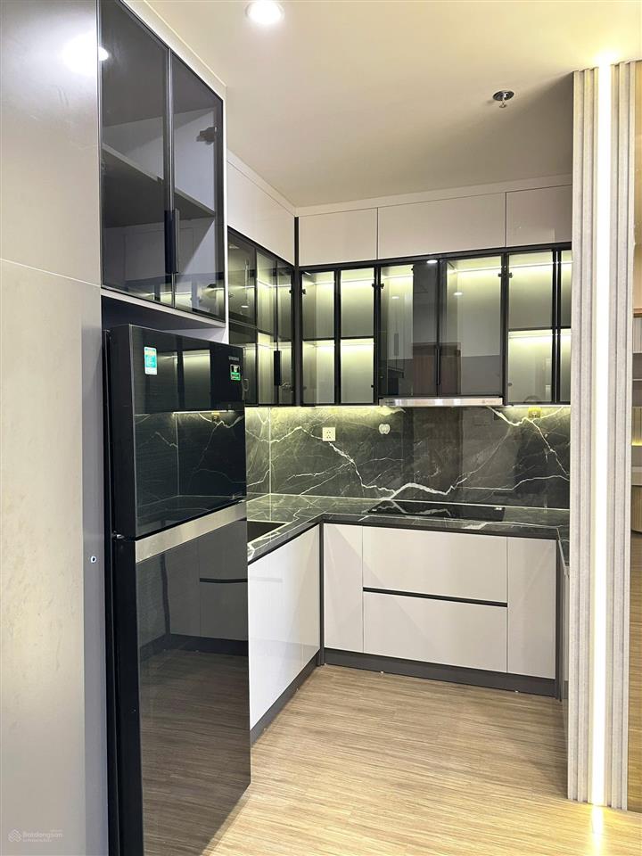 Cho thuê 2 phòng ngủ 2 wc full đồ đẹp view biệt thự sẵn nhà ở ngay