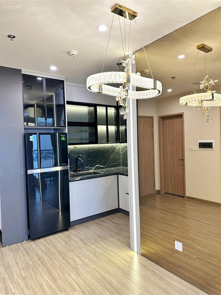 Cho thuê 2 phòng ngủ 2 wc full đồ đẹp view biệt thự sẵn nhà ở ngay