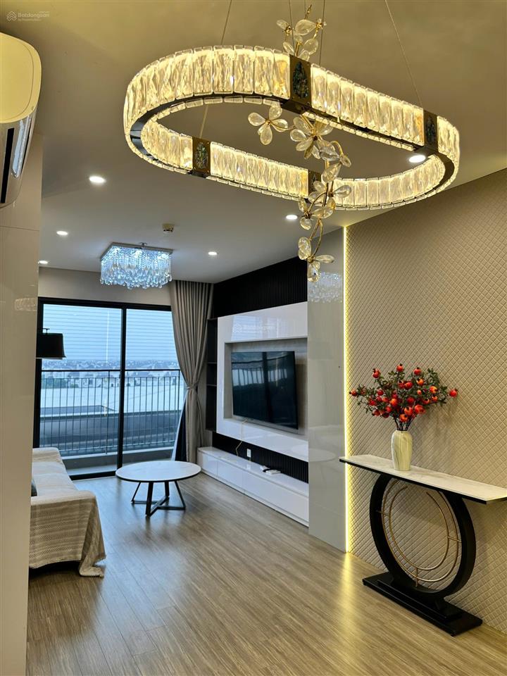 Cho thuê 2 phòng ngủ 2 wc full đồ đẹp view biệt thự sẵn nhà ở ngay