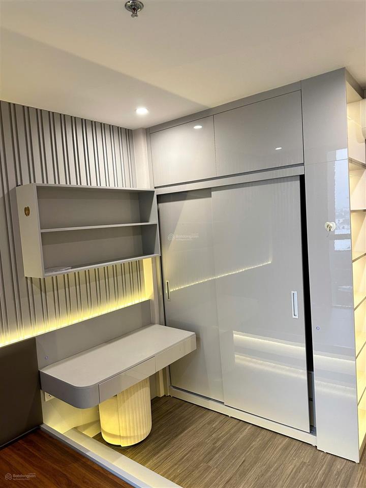 Cho thuê 2 phòng ngủ 2 wc full đồ đẹp view biệt thự sẵn nhà ở ngay