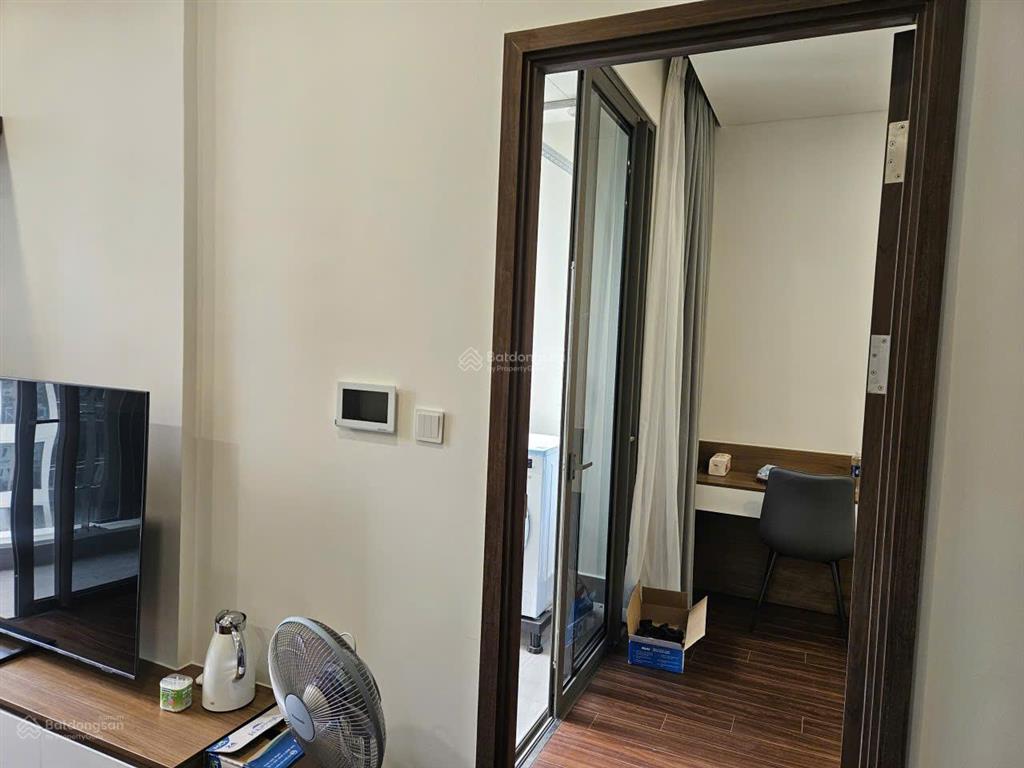 Cho thuê căn hộ 2pn 2wc masteri waterfront full nội thất 62m2 12 triệu/tháng
