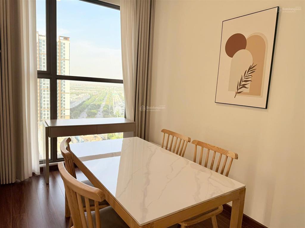 Căn góc 2pn tòa m3 cho thuê 13 triệu, sẵn nhà vào được luôn