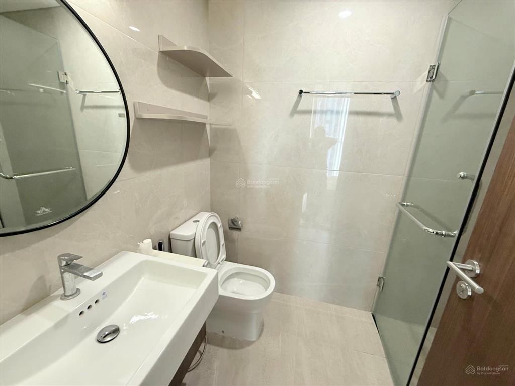 Căn góc 2pn tòa m3 cho thuê 13 triệu, sẵn nhà vào được luôn