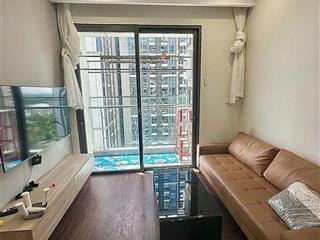 Cho thuê 2 phòng ngủ 2wc căn góc tòa m1 full đồ tầng 18 view biển hồ