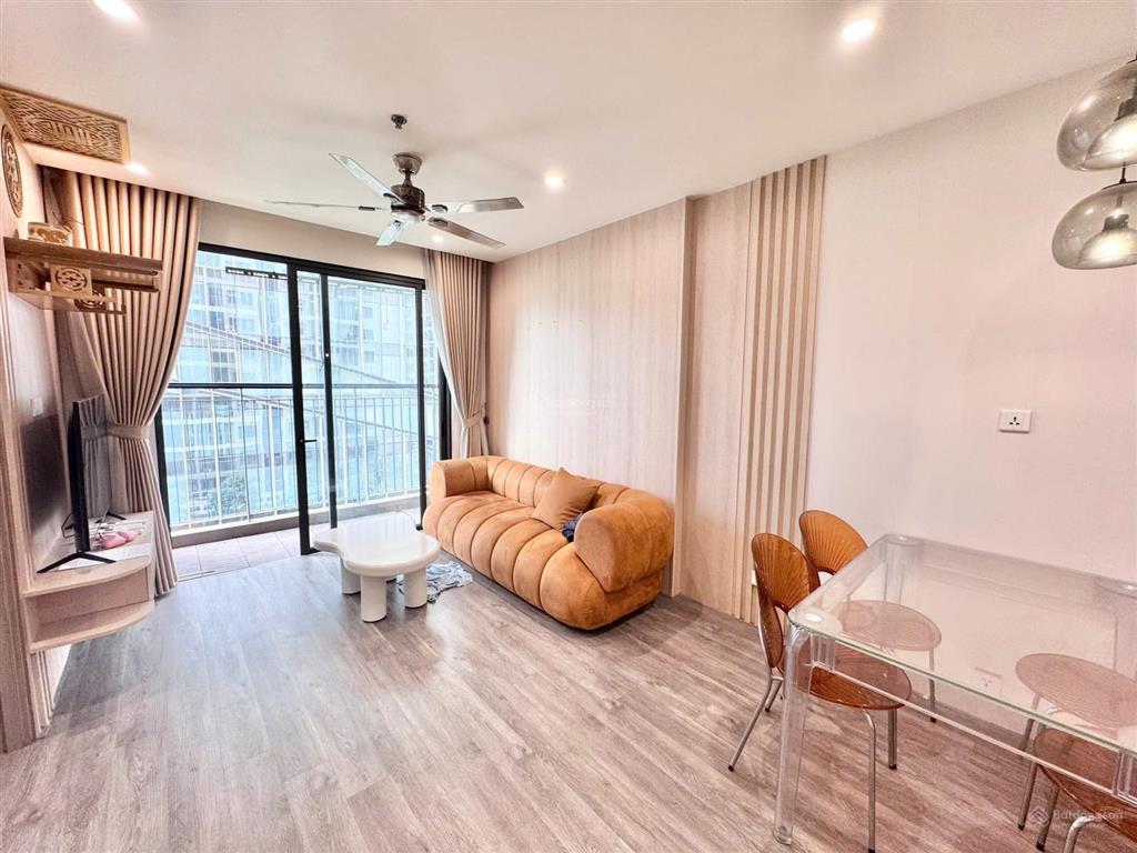 Cho thuê 2 ngủ gần techno park full đồ tòa s2.18 giá 8 triệu vin 1 ocp